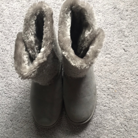 grey boots - Picture 3 of 3